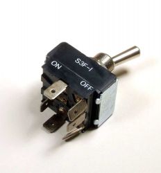 THREE-POLE SWITCH WITH PLUG 
