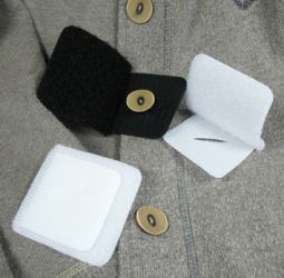 CACHE-BOUTON EN VELCRO, JEU 